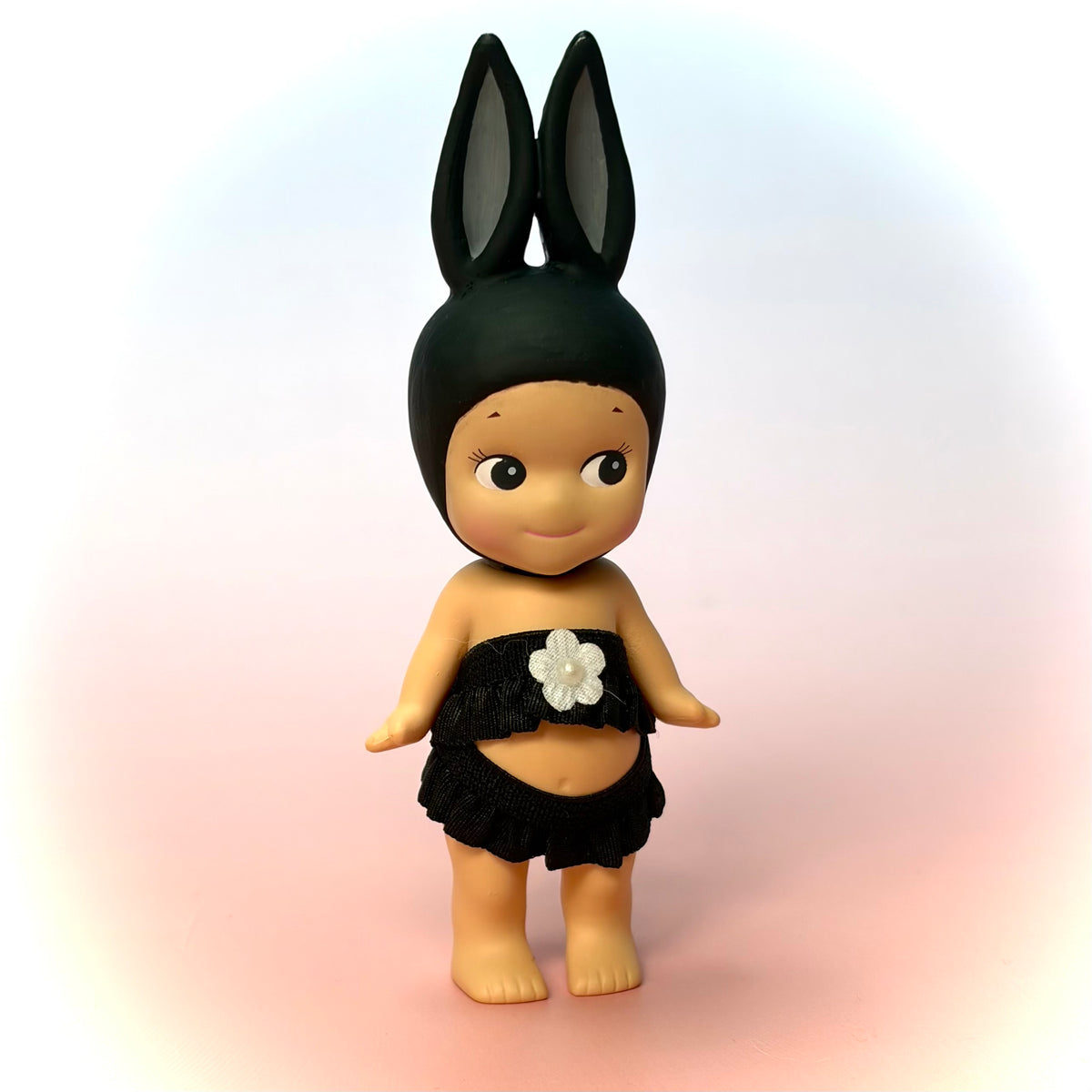 Black Set with White Flower
