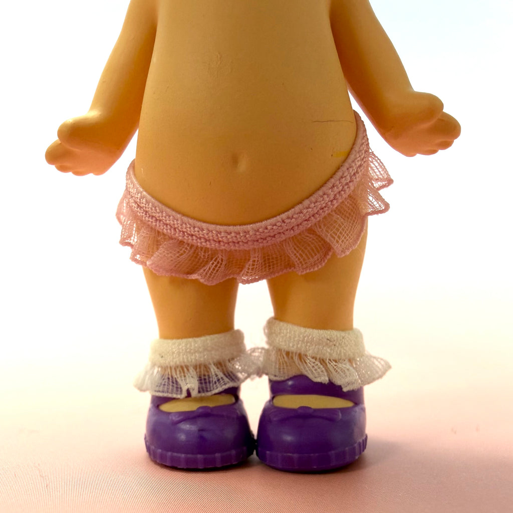 Ruffle socks and 1x pair of shoes