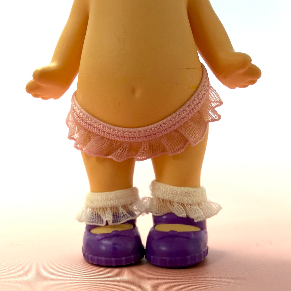 Ruffle socks and 1x pair of shoes