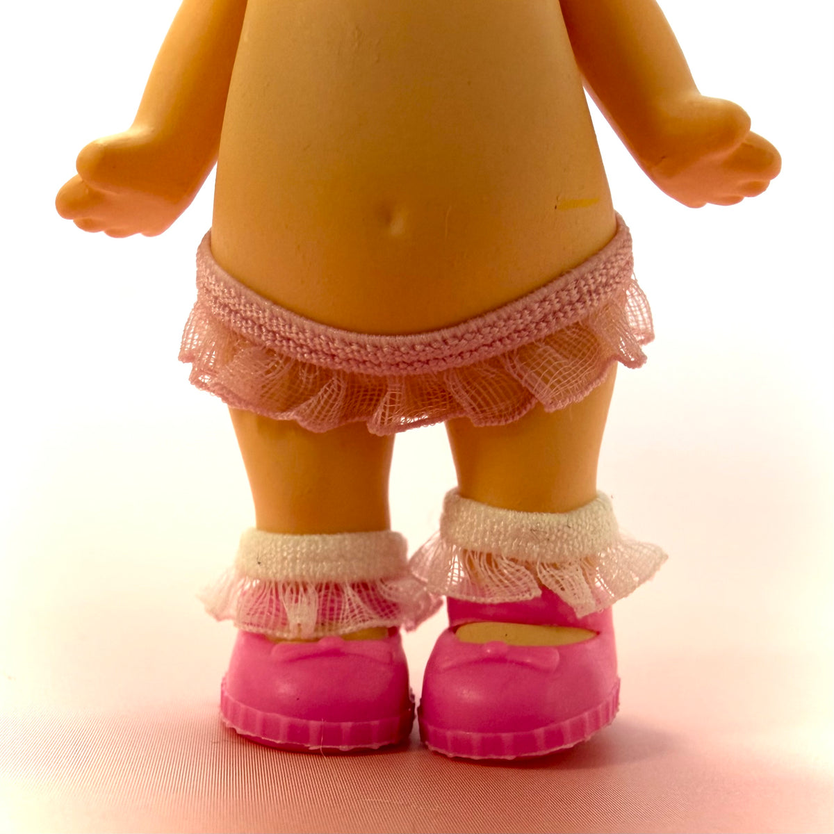 Ruffle socks and 1x pair of shoes